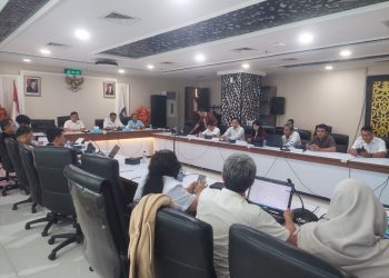 Pansus PI DPRD Provinsi Jambi bersama Kemendagri saat konsultasi di Jakarta, Rabu (14/1/2026). (Dok: Humas DPRD Provinsi Jambi)