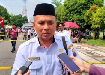 Kepala Dinas TPHP Provinsi Jambi, Rumusdar, memberikan keterangan terkait realisasi program cetak sawah baru yang masih terkendala cuaca dan kesiapan lokasi. (Dok: Rahmat)
