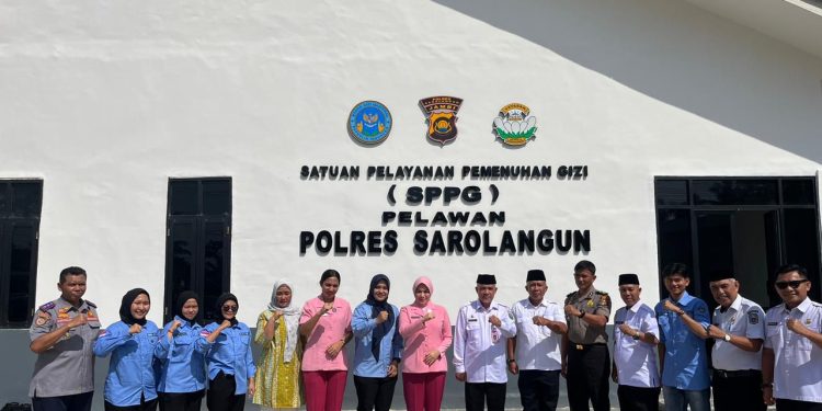 Tim Satgas Pangan Kabupaten Sarolangun saat melakukan pengecekan langsung proses pengolahan Makan Bergizi Gratis (MBG) di dapur SPPG Polres Sarolangun. (Dok: Istimewa)