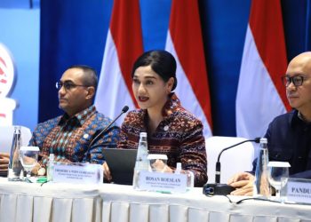 Ketua Dewan Komisioner OJK, Friderica Widyasari Dewi, dalam Dialog Pasar Modal yang digelar di Main Hall Bursa Efek Indonesia, Jakarta. (Dok: OJK)