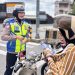 Personel Satlantas Polresta Jambi melaksanakan kegiatan Polantas Menyapa dalam rangka Operasi Keselamatan 2026 di Simpang Pulai, Kota Jambi, Kamis (5/2/2026). (Dok: Alpin)