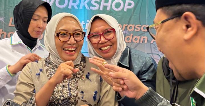 Ketua Wilayah ISNU Jambi, Elita Rahmi saat mengikuti Workshop di salah satu hotel Jakarta.