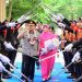 Kapolda Jambi Irjen Pol. Krisno H. Siregar memimpin langsung prosesi pelepasan Wakapolda Jambi Brigjen Pol. M. Mustaqim melalui tradisi pedang pora di Lapangan Hitam Mapolda Jambi, Kamis (5/2/2026) (Dok. Humas Polda Jambi)