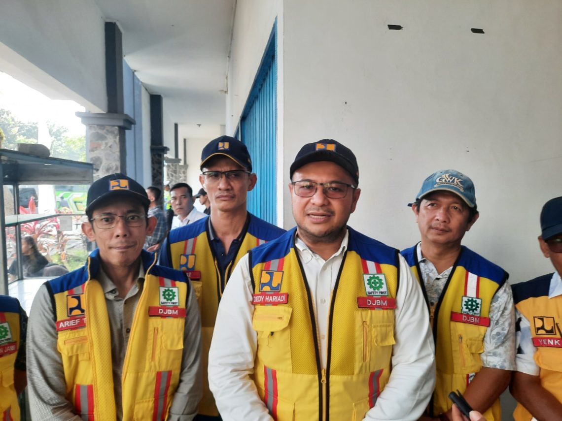 Kepala BPJN Jambi, Dedy Hariadi memaparkan kesiapan infrastruktur jalan nasional menghadapi arus mudik dan arus balik Lebaran 2026. (Dok: Rudi)