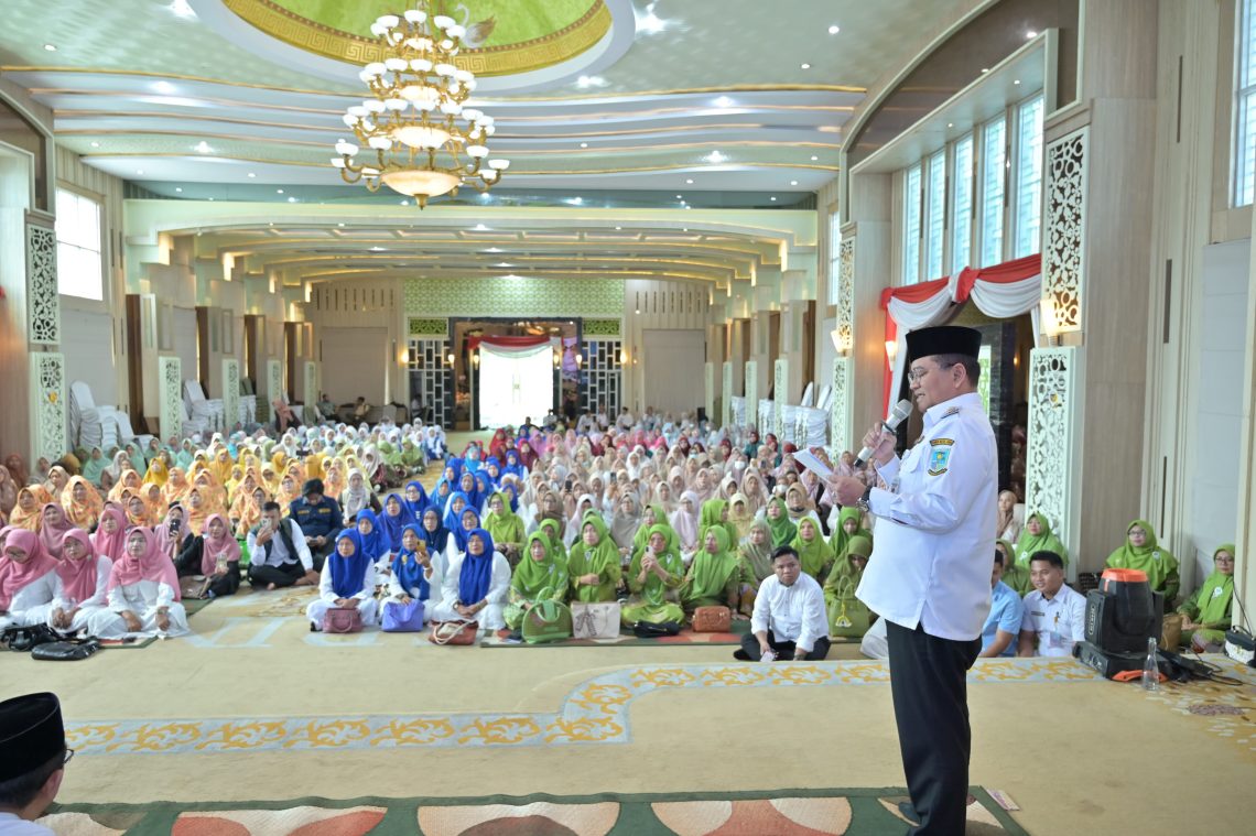 Wali Kota Jambi Maulana membuka Pesantren dan Pengajian Ramadan 1447 H di Aula Griya Mayang, Rabu (4/3/2026). (Dok: Diskominfo Kota Jambi)
