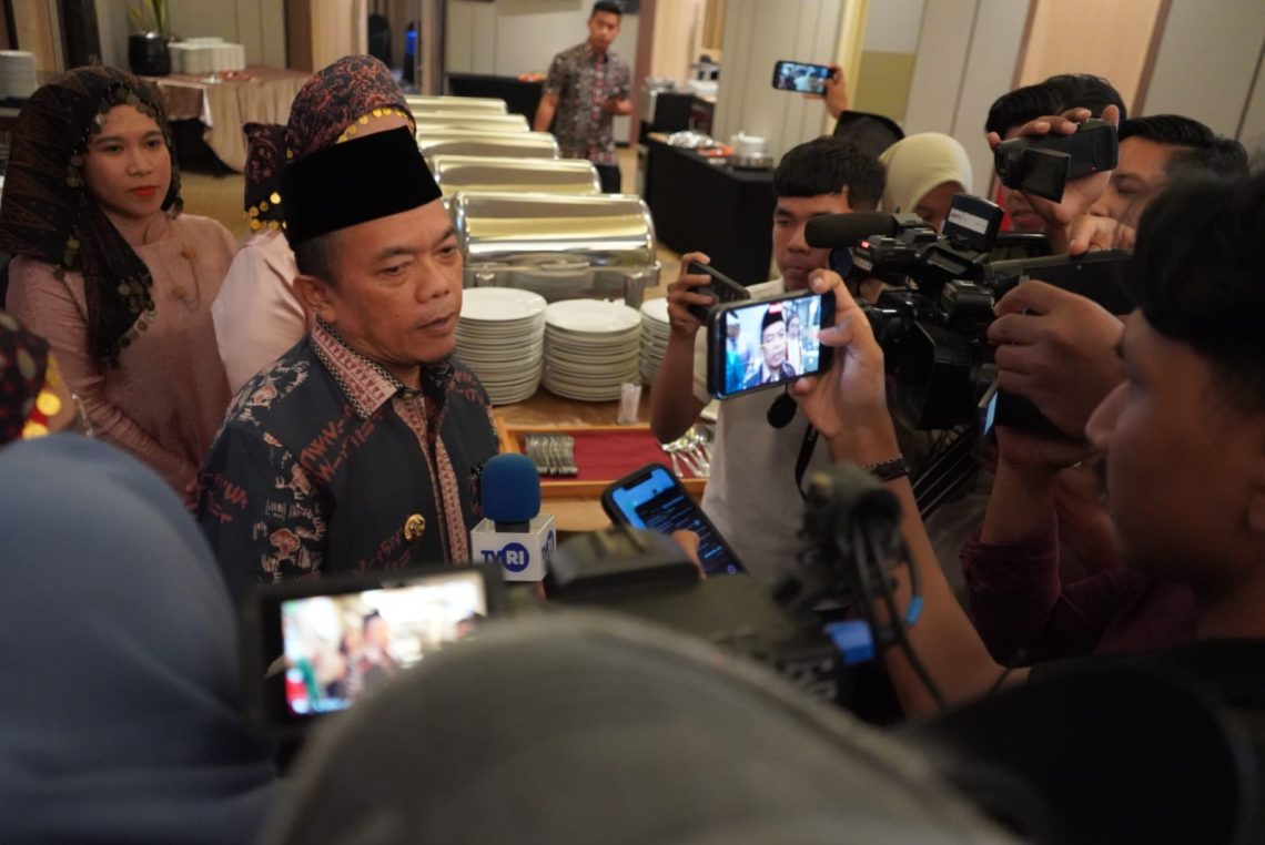 Gubernur Jambi Al Haris saat diwawancarai wartawan. (Dok: Istimewa)
