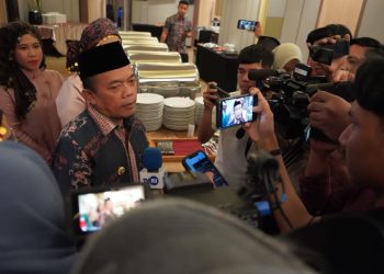 Gubernur Jambi Al Haris saat diwawancarai wartawan. (Dok: Istimewa)
