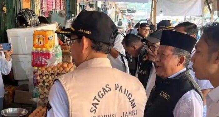 Wagub Jambi Abdullah Sani Sidak harga Sembako di Pasar Angso Duo