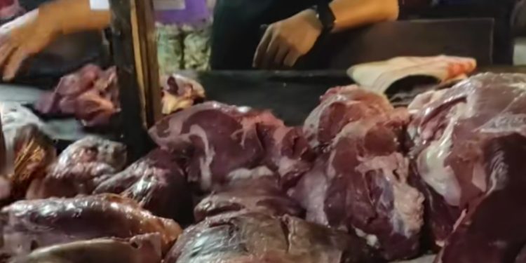 Toko daging di pasar Angso Duo Jambi