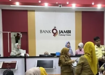 aktivitas Kantor utama Bank Jambi. (Dok: Alpin)