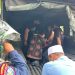 Personel Polsek Jambi Timur bergerak cepat mengamankan seorang pria ODGJ di Talang Banjar. (Dok: Alpin)
