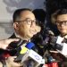 Menteri Pendidikan Tinggi, Sains, dan Teknologi (Mendikti Saintek) Brian Yuliarto saat diwawancarai usai menghadiri rapat terbatas bersama Presiden Prabowo di Istana Kepresidenan, Jakarta. (Dok: Badan Komunikasi Pemerintah (Bakom) RI)