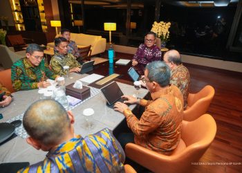Plt. EVP Sekretaris Perusahaan PT Hutama Karya (Persero), Hamdani, menyampaikan komitmen perusahaan dalam memperkuat tata kelola dan restrukturisasi berkelanjutan guna meningkatkan daya saing infrastruktur nasional. (Dok: Hutama Karya