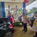 Personel Polda Jambi saat melakukan pengecekan dan pengawasan di SPBU guna memastikan ketersediaan serta kelancaran distribusi BBM tetap aman dan kondusif, Selasa (21/4/2026).