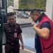 Petugas menggiring terdakwa Bengawan Kamto menuju Lapas Kelas IIA Jambi usai penetapan penahanan oleh Majelis Hakim Pengadilan Tipikor Jambi. (Dok: Deni Satria Budi)