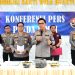 Kapolda Jambi Irjen Pol. Krisno H. Siregar saat memimpin konferensi pers pengungkapan penangkapan DPO narkotika di Mapolda Jambi, Kamis (16/4/2026). (Dok: Alpin)