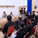Kapolda Jambi Krisno H. Siregar saat bersilaturahmi dengan pengurus Huria Kristen Batak Protestan Jambi. (Dok: Alpin)