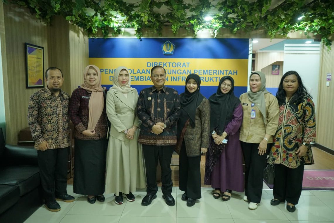 Wali Kota Jambi Maulana bersama jajaran melakukan pertemuan dengan Kementerian Keuangan RI di Jakarta. (Dok: Rudi)
