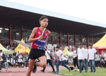 Ratusan pelari mengikuti sesi latihan menjelang Finix Atletik Open Championship di Jambi, Selasa (28/4/2026). (Dok: Alpin)