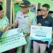 Kepala PT Jasa Raharja Wilayah Jambi A.A.Ngr Agung Abimanyu bersama Wali Kota Jambi menyerahkan santunan meninggal dunia sebesar Rp50 juta kepada ahli waris korban kecelakaan kereta api di Bekasi Timur, Rabu (29/4/2026). (Dok. Rudi)