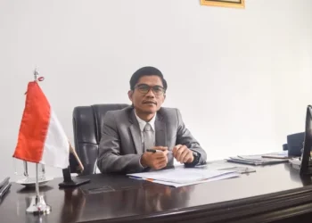 Kepala Perwakilan Ombudsman RI Provinsi Jambi, Saiful Roswandi saat ditemui di ruang kerjanya. (Dok: Rudi)