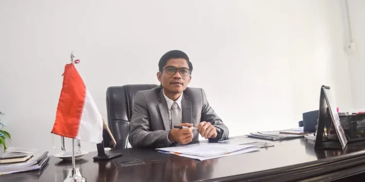 Kepala Perwakilan Ombudsman RI Provinsi Jambi, Saiful Roswandi saat ditemui di ruang kerjanya. (Dok: Rudi)