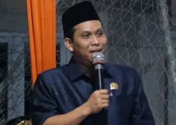 Anggota DPRD Kota Jambi Fahrul Ilmi menyampaikan pandangan terkait pentingnya penegakan Perda pengelolaan sampah dan langkah konkret untuk mengatasi persoalan kebersihan di Kota Jambi. (Dok: Rahmat)
