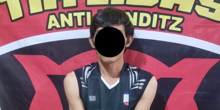 Unit Reskrim Polsek Jelutung berhasil mengamankan terduga pelaku pencurian meteran air di kawasan Jalan Untung Suropati, Kota Jambi. (Dok: Alpin)