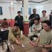 Bupati Tanjung Jabung Barat Anwar Sadat resmi membuka Turnamen Gaple Prima Cup 2026 di Kuala Tungkal, Senin malam (18/05). (Dok: Redaksi)