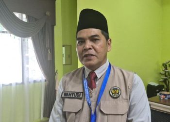 Kakanwil Kemenhaj Provinsi Jambi Wahyudi saat memberikan keterangan di Asrama Haji Kota Jambi. (Dok: Rudi)