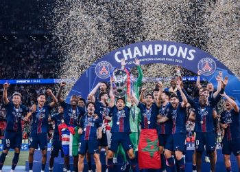 Para pemain PSG merayakan keberhasilan mempertahankan gelar Liga Champions usai mengalahkan Arsenal melalui adu penalti 4-3 pada final yang berlangsung di Puskas Arena, Budapest, Hungaria. (Dok: instagram @psg)