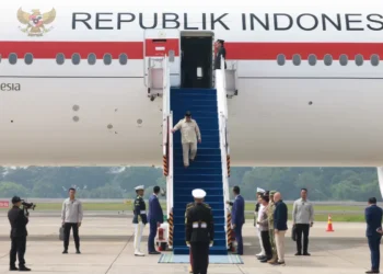 Presiden Prabowo Subianto tiba di Lanud Halim Perdanakusuma, Jakarta, usai menyelesaikan kunjungan kenegaraan ke Prancis. (Dok: Bakom RI)