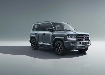 Denza B5 tampil mencuri perhatian di ajang BYD Tech-Culture Fest Jakarta dengan konfigurasi setir kanan. (Dok: redaksi)