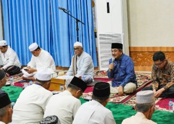 Bupati Tanjung Jabung Barat Anwar Sadat menghadiri Tausiah Ramadan 1447 H di Rumah Dinas Bupati, Jumat (13/3). (Dok: Diskominfo Tanjab Barat)