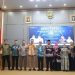 Bupati Tanjung Jabung Barat Anwar Sadat bersama Wakil Bupati Katamso menyambut Kajari baru Muhammad Ridwan Bugis dalam acara ramah tamah dan silaturahmi di Aula Rumah Dinas Bupati, Senin malam (11/05). (Dok: Rahmat)