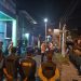 Kapolsek Jambi Timur, R. Deddy Wardana Gaos, bersama Forum RT, Karang Taruna, serta unsur masyarakat mengikuti apel patroli Harkamtibmas di halaman Kantor Lurah Tanjung Pinang, Minggu (24/5/2026) dini hari. (Dok: Alpin)