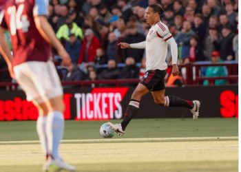 Pemain Aston Villa merayakan kemenangan usai menaklukkan Liverpool 4-2 di Villa Park. (Dok: instagram @liverpoolfc)