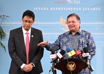 Menteri Koordinator Bidang Perekonomian Airlangga Hartarto dan Menteri Keuangan Purbaya Yudhi Sadewa memberikan keterangan pers usai bertemu Presiden Prabowo Subianto di Kompleks Istana Kepresidenan, Jakarta, Jumat, 22 Mei 2026. (Dok: BPMI Setpres)--