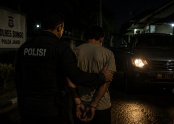 Ilustrasi. Tim Gunjo Satreskrim Polres Bungo mengamankan seorang pria, yang sengaja menabrak korbannya dengan mobil. (Dok: Redaksi)