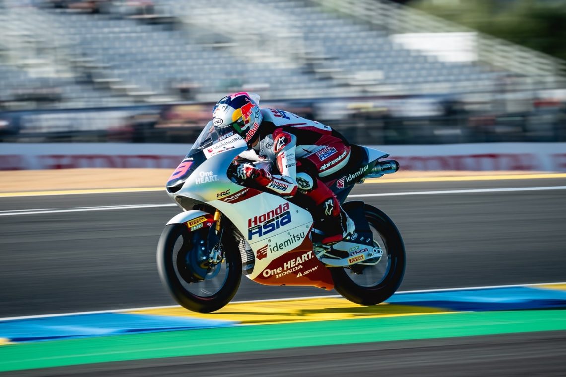 Pembalap muda Indonesia Veda Ega Pratama memacu motornya saat balapan Moto3 Prancis 2026 di Sirkuit Bugatti Le Mans, Minggu (10/5/2026). (Dok: Honda Asia)