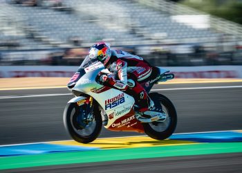 Pembalap muda Indonesia Veda Ega Pratama memacu motornya saat balapan Moto3 Prancis 2026 di Sirkuit Bugatti Le Mans, Minggu (10/5/2026). (Dok: Honda Asia)