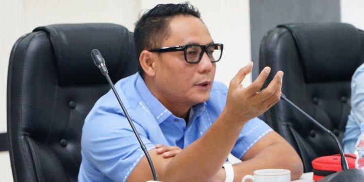 Wakil Ketua II DPRD Jambi Samsul Riduan saat menghadiri pertemuan bersama Kementerian Hukum dan HAM wilayah Jambi. (Dok: Rahmat)