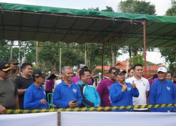 Kemeriahan perlombaan antar OPD mewarnai peringatan HUT ke-80 Pemerintah Kota Jambi dan Hari Jadi ke-625 Tanah Pilih Pusako Batuah di Lapangan Kantor Wali Kota Jambi, Sabtu (23/5/2026). (Dok: Diskominfo Kota Jambi)