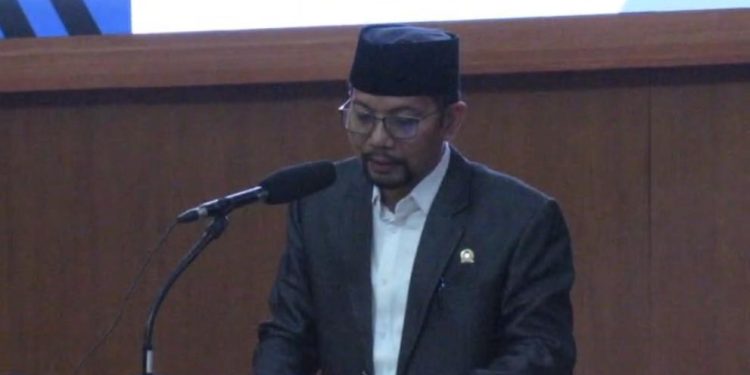 Anggota DPRD Muaro Jambi Robinson Sirait menyoroti kekurangan 779 tenaga pendidik di Muaro Jambi. (Dok: Humas DPRD Muaro Jambi)
