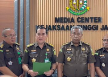 Asintel Kejati Jambi Muhammad Husaini memberikan keterangan terkait status pengelolaan aset pabrik PT PAL yang masih berstatus sita dalam perkara dugaan korupsi kredit perbankan. (Dok: Rudi)