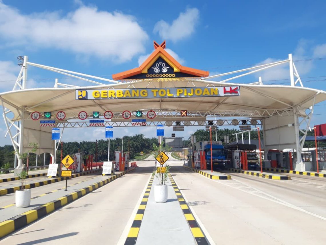 Gerbang tol Pijoan salah satu penghubung jalan tol trans Sumatera (JTTS). (Dok: Hutama Karya)