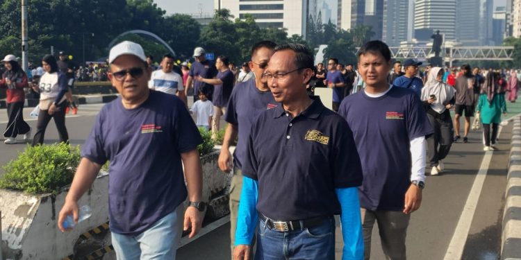Ketua Dewan Pers, Komaruddin Hidayat, bersama insan pers dan pelaku industri media mengikuti kegiatan peringatan World Press Freedom Day 2026 di kawasan Stasiun KA BNI City, Jakarta, Minggu (3/5). (Dok: Dewan Pers)