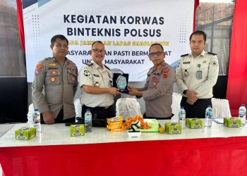 Korwas Polda Jambi memberikan materi Bimtek Polsus kepada petugas Lapas Kelas IIB Sarolangun. (Dok: Deni Satria Budi)