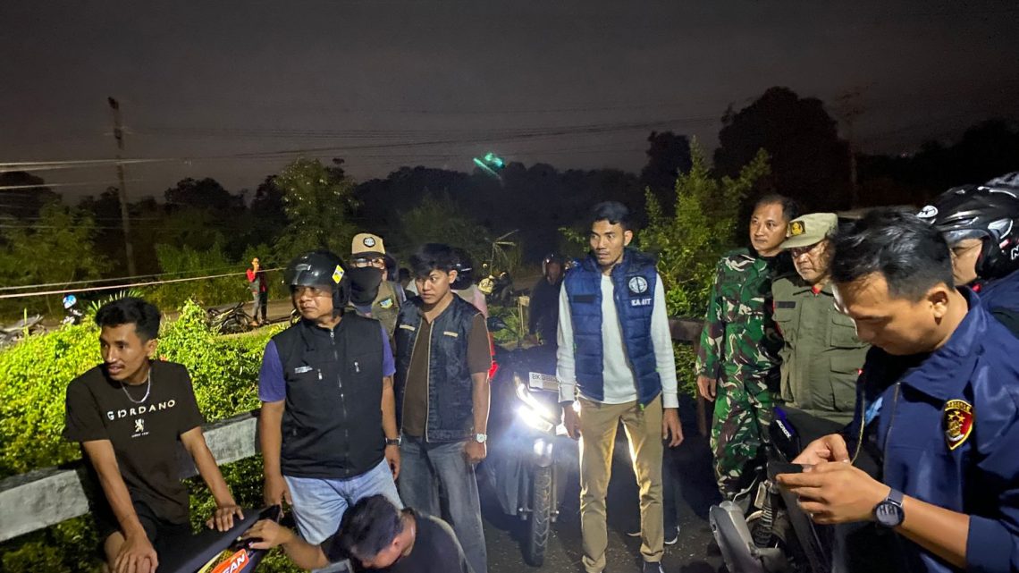 Tim gabungan Sat Resnarkoba Polresta Jambi bersama TNI dan Serigala Kota saat menggelar razia narkoba di kawasan Penyengat Rendah. (Dok: Alpin)