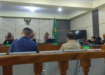 Terdakwa Bengawan Kamto menjalani sidang lanjutan pembacaan tuntutan kasus dugaan korupsi kredit perbankan di Pengadilan Tipikor Jambi, Rabu (6/5/2026). (Dok: Rudi)
